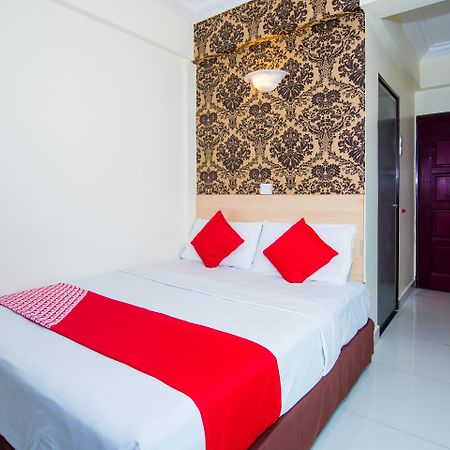 Sea Princess Hotel Телук-Баханг Экстерьер фото