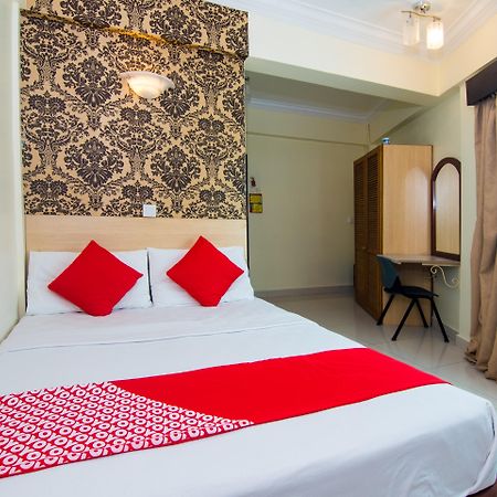 Sea Princess Hotel Телук-Баханг Экстерьер фото