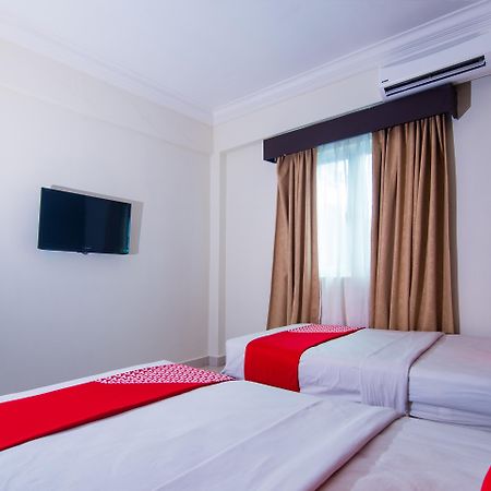 Sea Princess Hotel Телук-Баханг Экстерьер фото