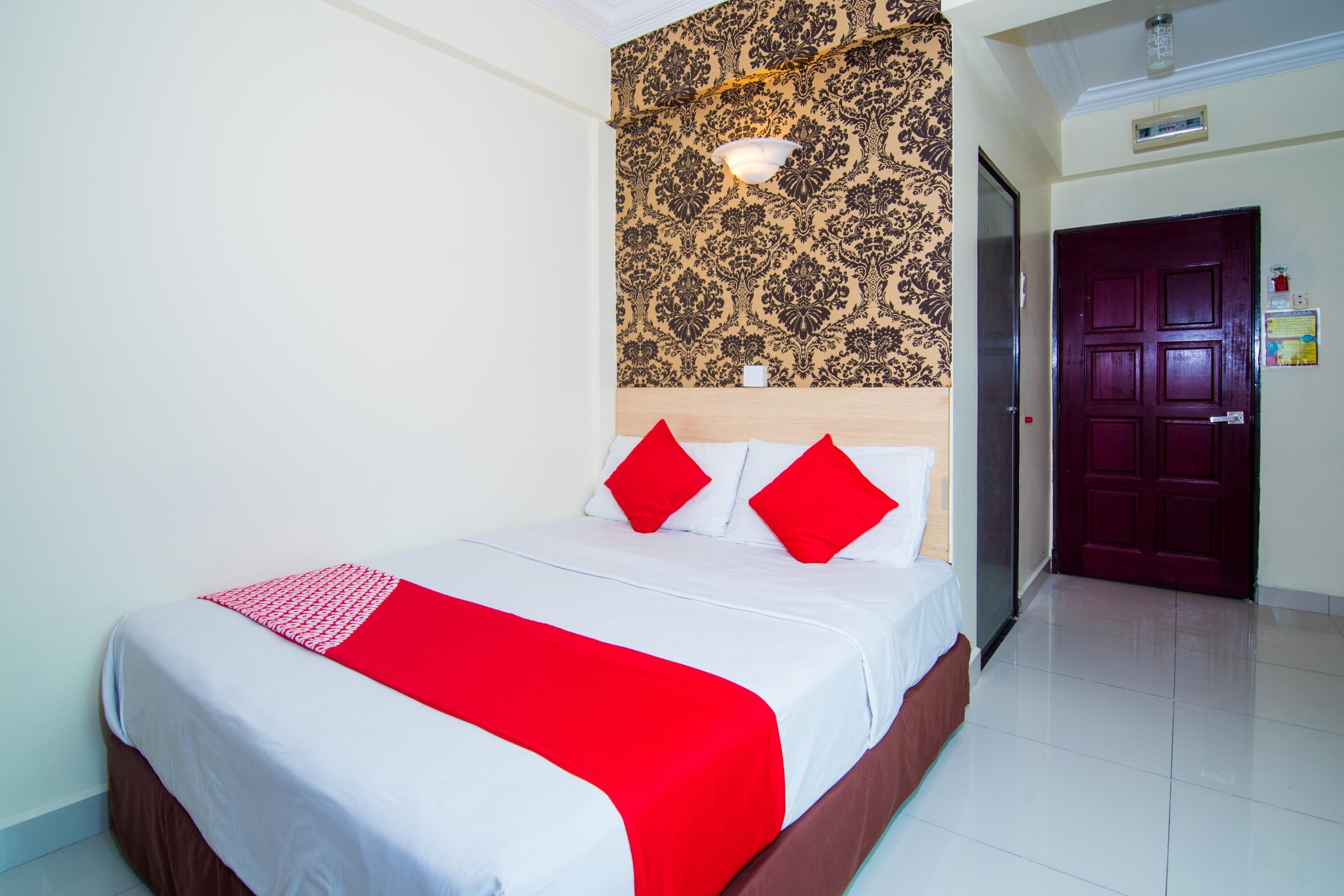 Sea Princess Hotel Телук-Баханг Экстерьер фото